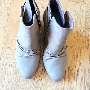 Blowfish wedge booties sz 8 1/2